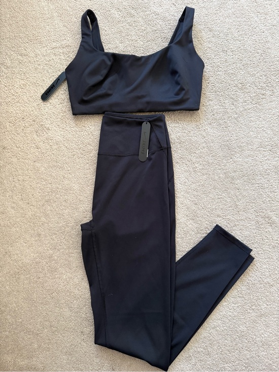 SKIMS Pants - NWT! Nike Skims Matte Legging and Scoop Neck Bra Set Size M